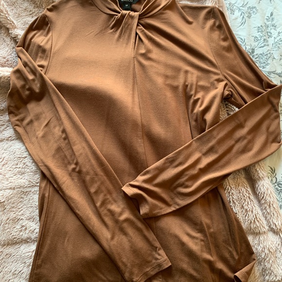 RW&Co High Neck - Picture 3 of 3